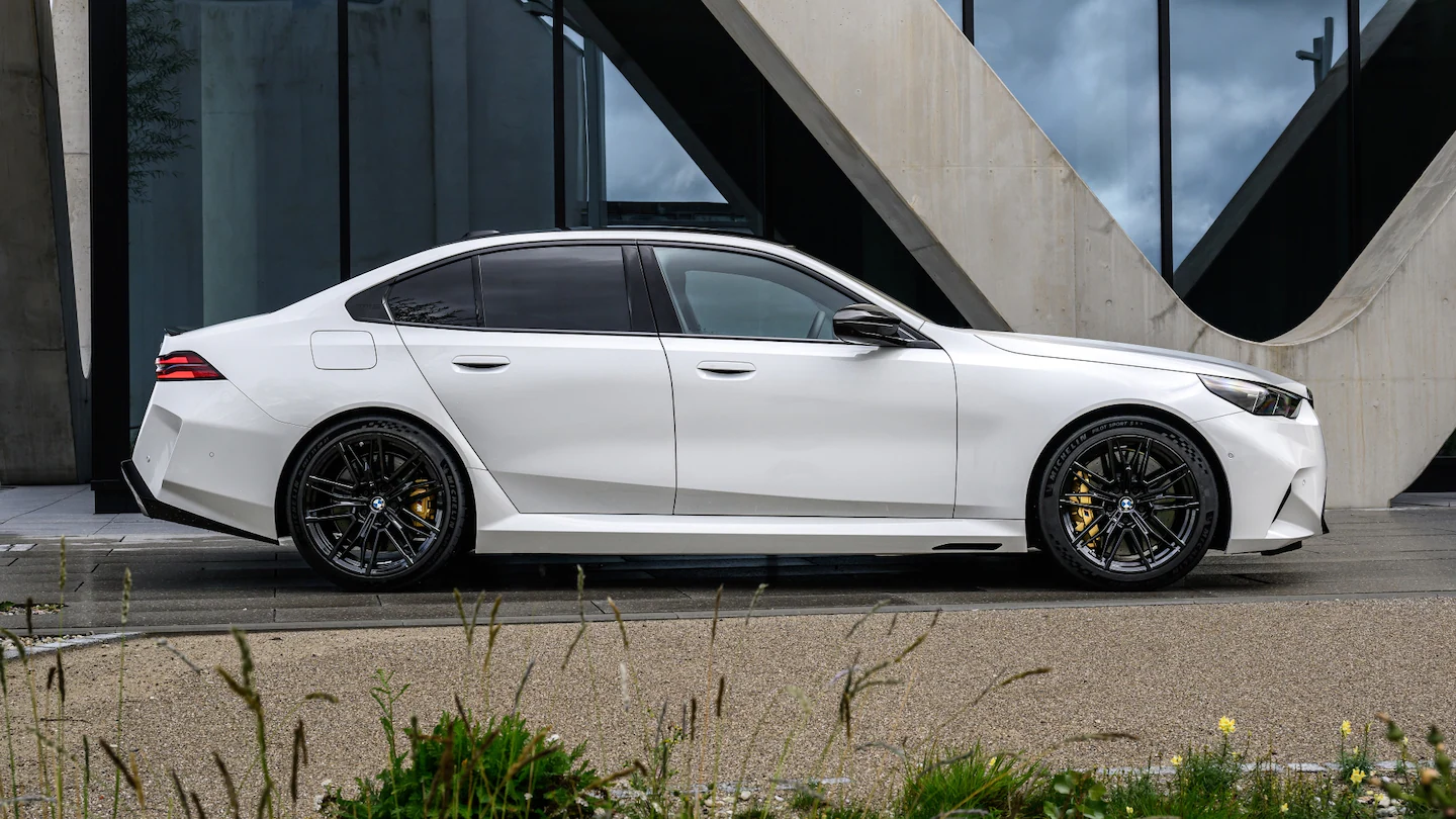 bmw-m-about-automobile-60-16x9